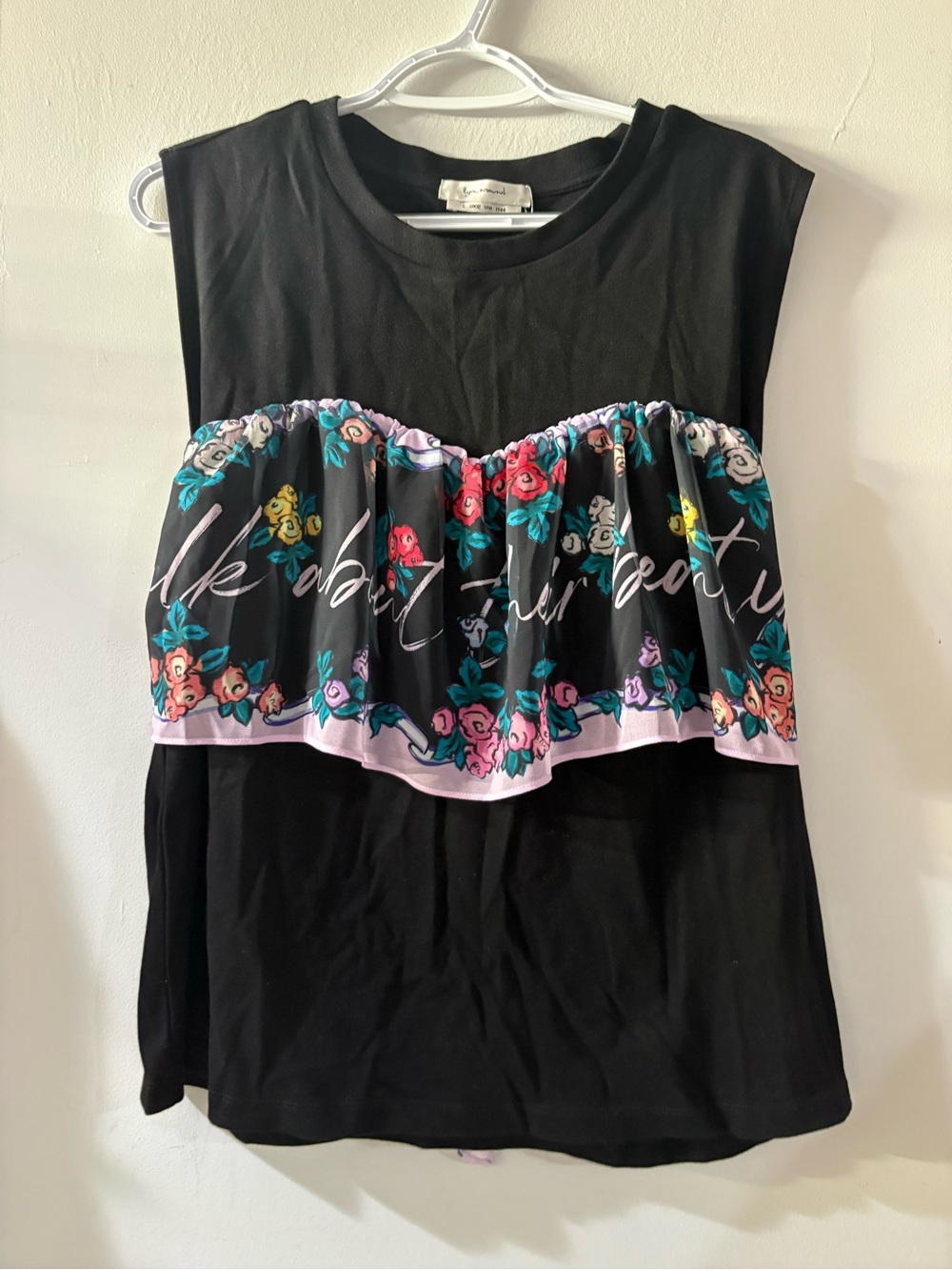 NWT Lyn Around Top Size L / US 8
